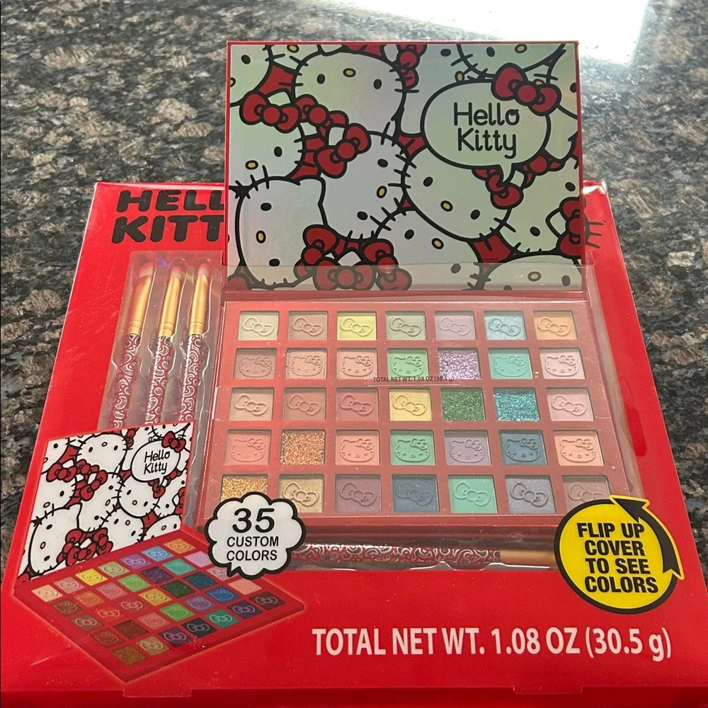 HELLO KITTY SHADOW PALETTE & BRUSHES NWT